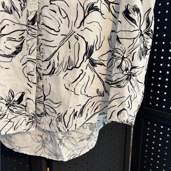 Joie Black and White Floral Blouse - Picture 7 of 8